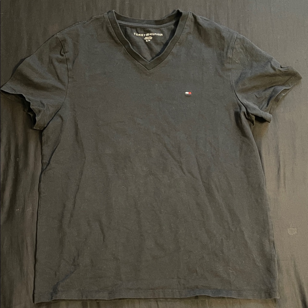Tommy Hilfiger Men's Black V-Neck Tee